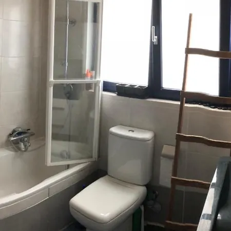 3 Person Privat Between Station St Pieters & Expo Homestay *